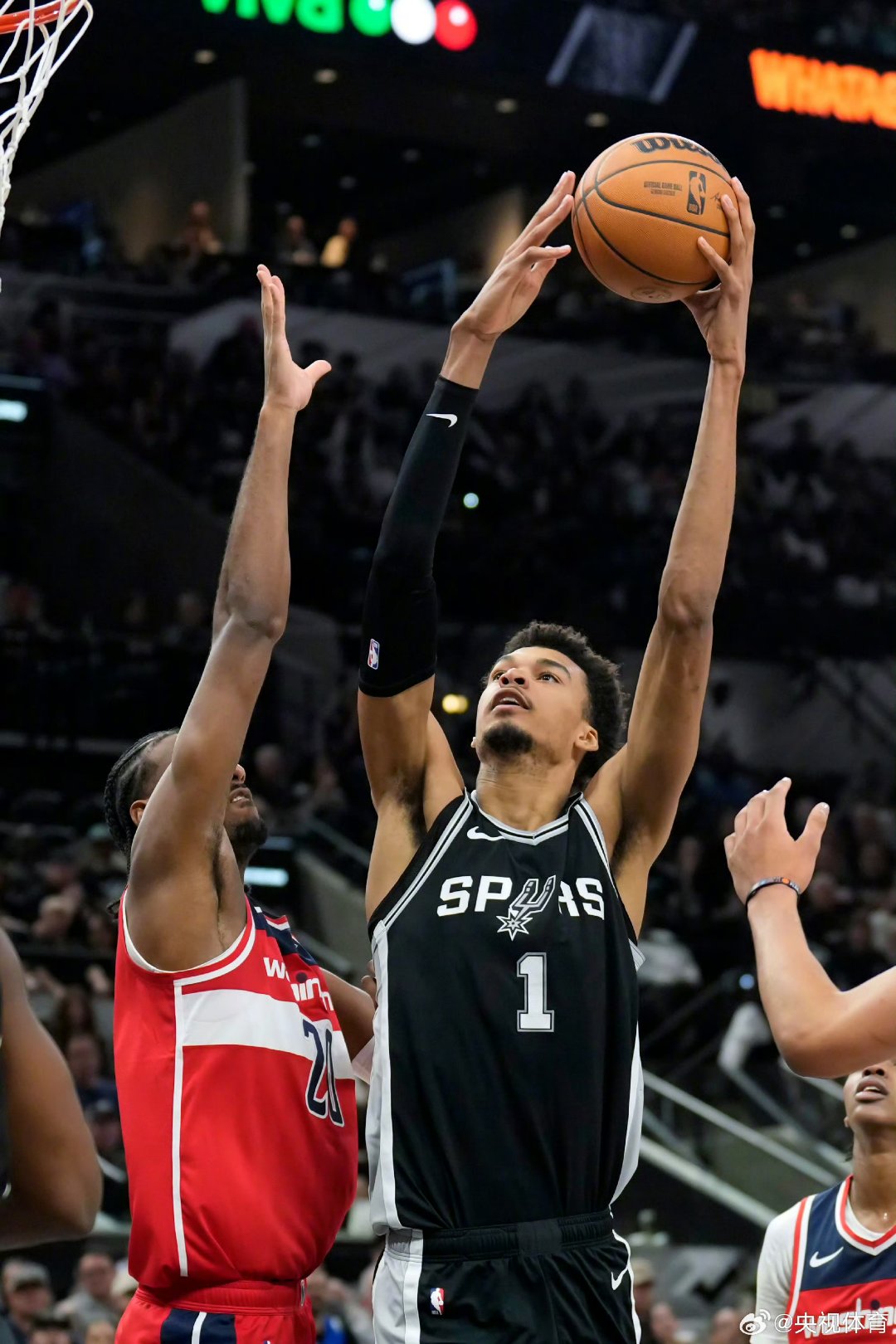 米兰足球圣安东尼奥马刺围绕亚冠伤情更新休斯敦火箭外线爆发备战全明星赛之后，赛后阿贾克斯回应争议的简单介绍